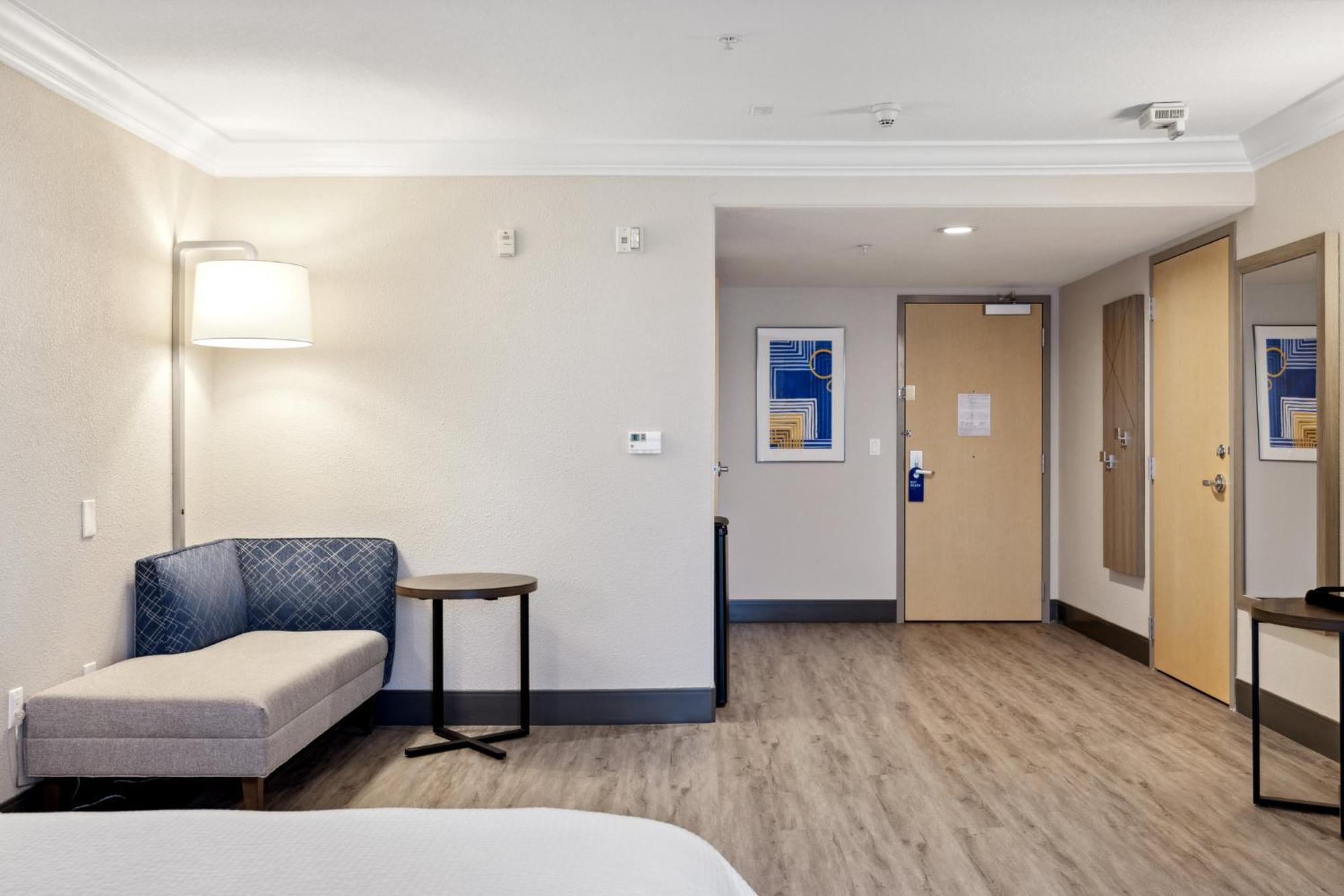 Holiday Inn Express Hotel & Suites Vacaville By Ihg Экстерьер фото