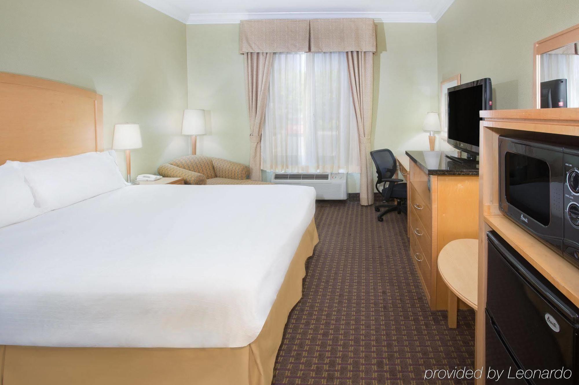 Holiday Inn Express Hotel & Suites Vacaville By Ihg Экстерьер фото